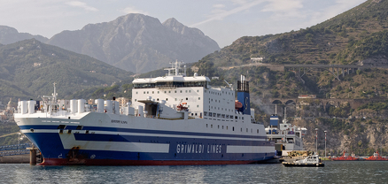Հունաստանի ափերի մոտ 237 ուղևորով նավ է բռնկվել