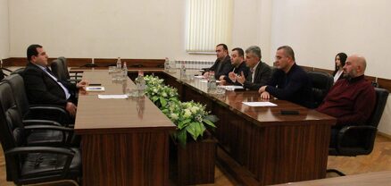 Արցախի ԱԺ խմբակցությունները հանդիպել են ԱՀ գլխավոր դատախազի հետ