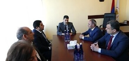 Քաղաքապետ Հրաչյա Սարգսյանը ներկայացրել է Արաբկիր վարչական շրջանի նոր ղեկավարին