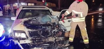 Շիրակ-Արտաշիսյան խաչմերուկում բախվել են «Opel Astra»-ն և «Mercedes-Benz»-ը, վերջինս բռնկվել է