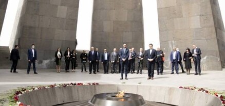 Վրաստանի խորհրդարանի նախագահն այցելել է Ծիծեռնակաբերդի հուշահամալիր