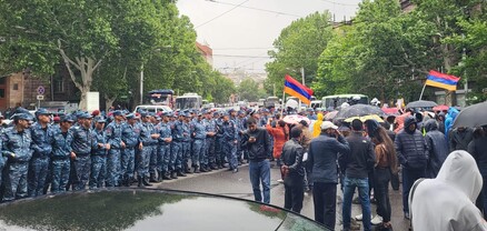 Ընդդիմությունը շրջափակել է Մատենադարանը. անակնկալներ են խոստանում