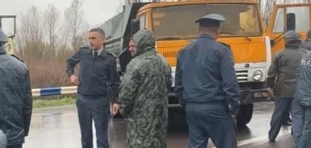 Քաղաքացիները բեռնատարներով փակել են Սևան-Երևան մայրուղին․ տեսանյութ