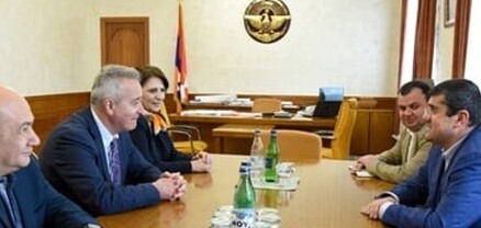 Արցախի նախագահն ընդունել է Հայաստանի ամերիկյան համալսարանի պատվիրակությանը
