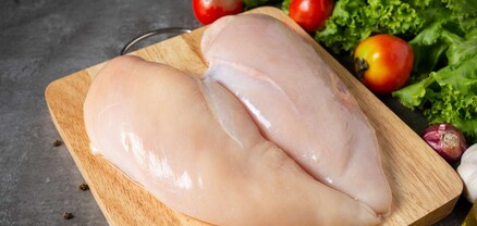 Փորձագետը պարզաբանել է, թե ինչու չի կարելի լվանալ հավի միսը նախքան եփելը