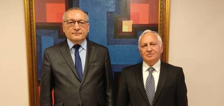 Արցախի ԱԺ նախագահը հանդիպել է Լիբանանում ՀՀ դեսպան Վահագն Աթաբեկյանի հետ