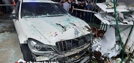 Երևանում Mercedes-ը մխրճվել է ծաղկի սրահի մեջ. կան վիրավորներ. shamshyan.com
