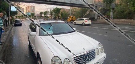 Երևանում տրոլեյբուսի էլեկտրահաղորդիչի ձողը պոկվել և վնասել է ետևից ընթացող մեքենան․ shamshyan.com