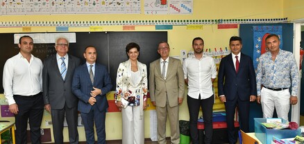 Աննա Հակոբյանը Նիցցայում մասնակցել է Պարսամյան դպրոցի 35-ամյակի հանդիսությանը