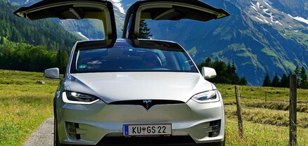 Գերմանիայի բնակիչը Tesla-ից 112 հազար եվրո փոխհատուցում է ստացել վտանգավոր ավտոպիլոտի համար