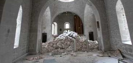 Շուշիի Կանաչ ժամ հայկական եկեղեցին լրիվ ավերվել է ադրբեջանցիների կողմից, այն վերածվում է ուղղափառ եկեղեցու