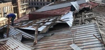Ուժեղ քամու հետևանքով Երևանում վնասվել է շենքի տանիքը