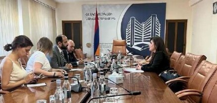 Արմեն Արզումանյանը և Ալբանիայի դեսպանը մտքեր են փոխանակել համաժողովների կազմակերպման վերաբերյալ