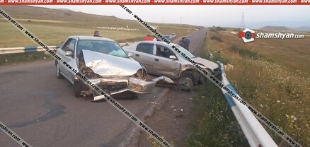 Սյունիքի մարզում բախվել են Opel-ն ու Subaru-ն, ճանապարհը երկկողմանի փակվել է․ shamshyan.com