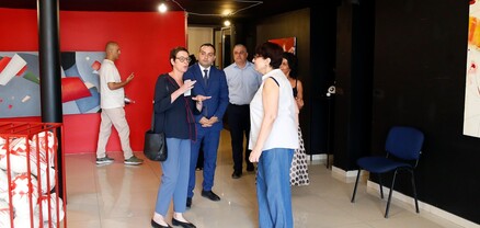ՀՀ-ում Ֆրանսիայի դեսպան Անն Լույոն այցելել է ժամանակակից արվեստի թանգարան և մասնակցել ցուցահանդեսի