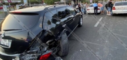 Երևանում բախվել են Nissan Murano-ն, Mercedes-ն ու Opel Astra-ն. կա վիրավոր․ shamshyan.com