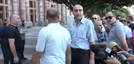«Փեթակ»-ի աշխատակիցների գործադուլը Կառավարության շենքի դիմաց․ ՈւՂԻՂ