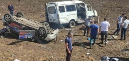 Արթիկ-Երևան մարդատար Gazel-ն ու Opel-ը, հայտնվել են դաշտում, Opel-ը գլխիվայր շրջվել է, կա 10 վիրավոր