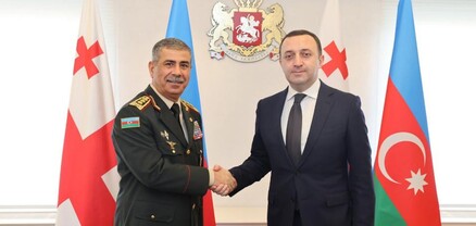 Վրաստանի վարչապետն ընդունել է Ադրբեջանի պաշտպանության նախարարին