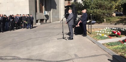 Վարչապետը չգիտի նախագահի ազգանունը