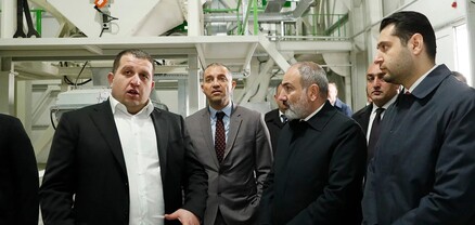 Փաշինյանն օլիգարխների հետ է տալիս-առնում․ Ժողովուրդ