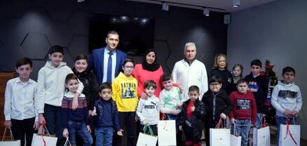 Հայաստանում ԱՄԷ դեսպանությունն ամանորյա նվերներ է հանձնել Արյունաբանական կենտրոնում բուժվող մի խումբ երեխաների