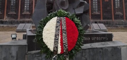 Ռ. Քոչարյանի անունից ծաղկեպսակ է դրվել 1988-ի ավերիչ երկրաշարժի զոհերի հիշատակին