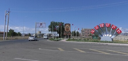 Գյումրիի Երևանայան խճուղում մեքենան բախվել է գովազդային վահանակի սյանը. վարորդի կյանքը փրկել չի հաջողվել