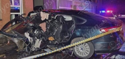 Ford Fusion-ը բախվել է հյուրանոցի պատին. վարորդի կյանքը փրկել չի հաջողվել․ shamshyan.com