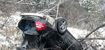 Սյունիքի մարզում 40-ամյա վարորդը Mercedes-ով բախվել է ծառերին ու գլխիվայր հայտնվել ձորում. shamshyan.com