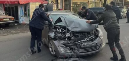 Ավտովթար Երևանում. Հերացի փողոցում բախվել են ​​​​​​​Toyota Camry-ն, Mazda 3-ը և Hyundai Elantra-ն․ shamshyan.com