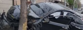 Երևանում Toyota-ն տապալել է գազախողովակի հենասյունն ու հայտնվել մայթին․ կան վիրավորներ