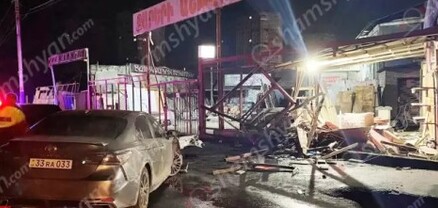 Երևանում 21-ամյա վարորդը Toyota-ով ավիրել է «Քարերի աշխարհի» երկաթե պարիսպը․ կա վիրավոր