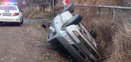 Մեղրի-Երևան ճանապարհին «Opel Zafira»-ն շրջվել է