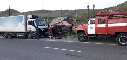 Արենի-Չիվա ավտոճանապարհին բախվել են բեռնատարը և «Opel Zafira»-ն. կա տուժած