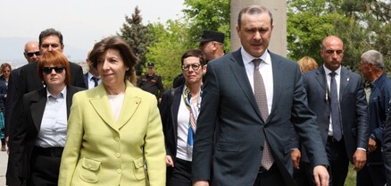 ԱԽ քարտուղարն ու Ֆրանսիայի ԱԳ նախարարն այցելել են Եռաբլուր