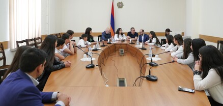 ԱԺ պատգամավորները հանդիպել են Հայաստանի հիմնական և միջնակարգ դպրոցների աշակերտների և ուսուցիչների հետ