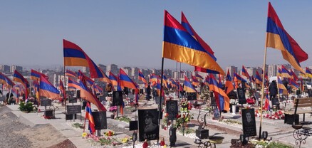 «Եռաբլուրում» սեփական միջոցներով տապանաքարեր տեղադրելու դիմաց պետությունը փոխհատուցում կտա 47 ընտանիքի