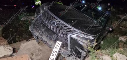 Խոշոր ավտովթար Արագածոտնի մարզում․ Lexus-ը բախվել է ապառաժ քարերին և հայտնվել ձորում․ shamshyan.com