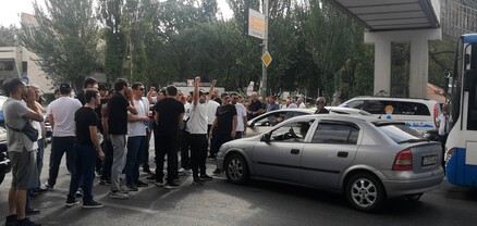 Անհնազանդության ակցիաներ Երևանում․ քաղաքացիները փակել էին Խանջյան-Սայաթ Նովա փողոցների խաչմերուկը