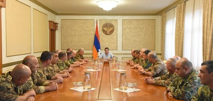 Արայիկ Հարությունյանը հանդիպել է ՊԲ հրամկազմի հետ