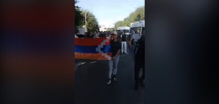 Գյումրեցիները քայլերթով կաթվածահար արեցին երթևեկությունը