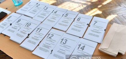 Քվեարկությանը մասնակից օտարերկրացին բողոքել է, որ չի կարողանում ընթերցել հայերեն քվեաթերթիկը