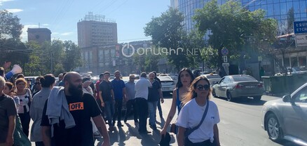 Արցա՛խ-Արցա՛խ․ քաղաքացիները Երևանում տասնյակ փողոցներ են փակել