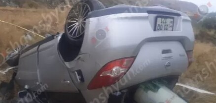 Ծովագյուղ-Վարդենիս ճանապարհին Nissan-ը գլխիվայր հայտնվել է դաշտում. կան վիրավորներ․ shamshyan.com