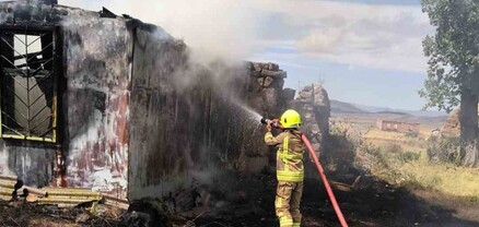 Արագածոտնի Սադունց գյուղում այրվել են բնակելի վագոն-տնակի փայտե կառուցատարրերը և գույքը