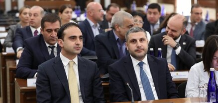 Կադրային «ռակիրովկաներ»՝ քաղաքապետարանում․ Հրապարակ