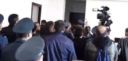 Մի խումբ քաղաքացիներ ներխուժել են Հայաստանում Արցախի ներկայացուցչության շենք