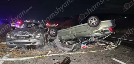Կոտայքի մարզում Opel-ը բախվել է  պարեկների Toyota-ին, ապա՝ Mercedes-ին ու գլխիվայր շրջվել. կա վիրավոր. shamshyan.com