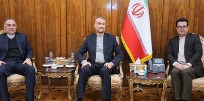 Աբդոլլահիանը հանդիպել է Երևանում և Բաքվում Իրանի դեսպանների հետ